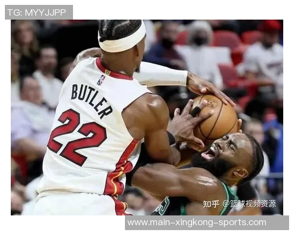 芬奇称赞兰德尔创造投篮机会里德默默奉献干脏活累活